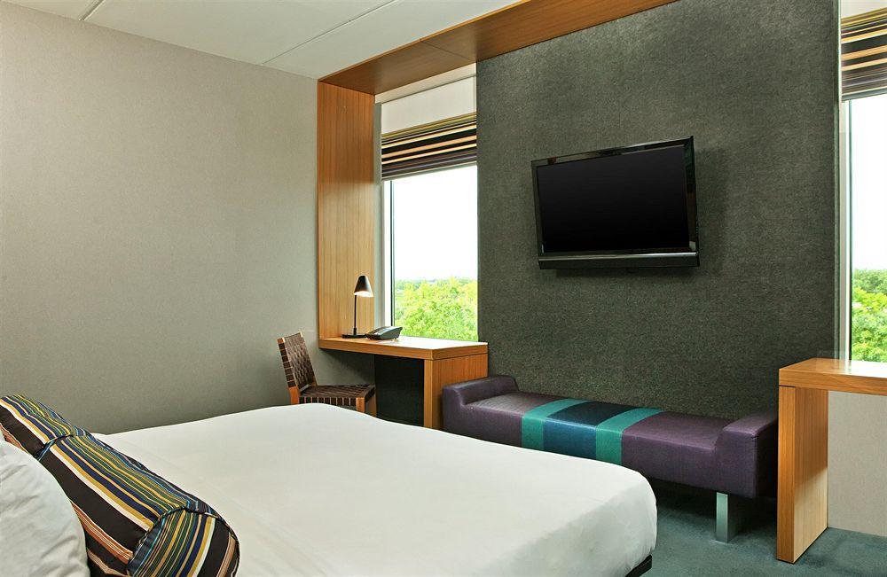 Aloft Airport Hotel Filadelfia